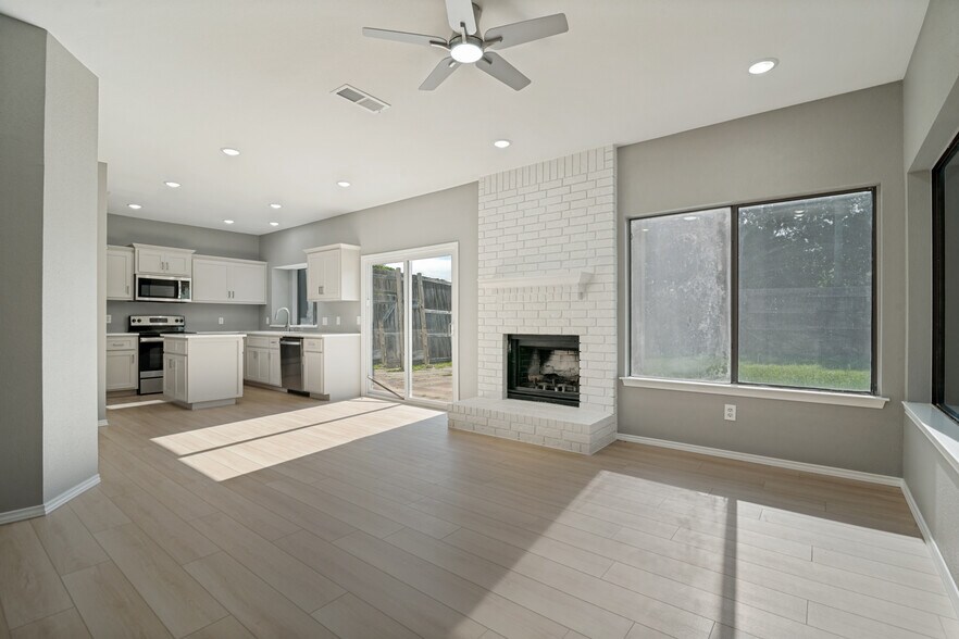 Den & Kitchen - 2700 Cornell Dr