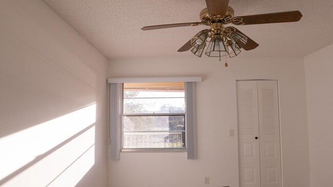 Building Photo - 400 SW 134th Way