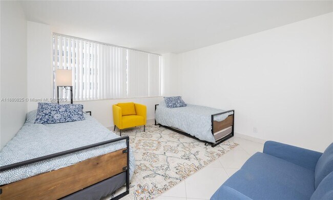 Building Photo - 2030 S Ocean Dr