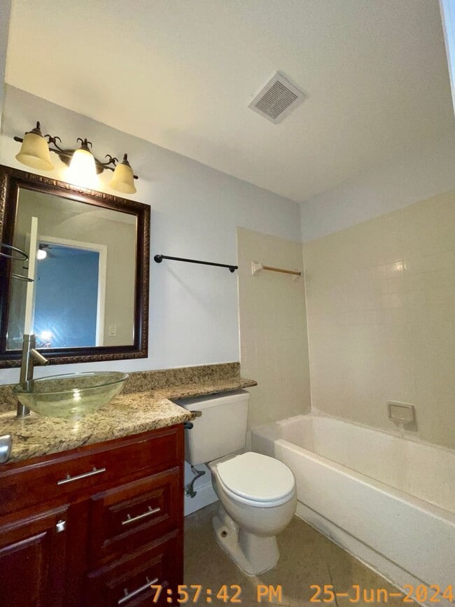 Building Photo - Dockside 2 bed/ 2 bath with Scenic Balcony