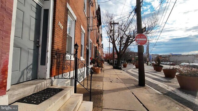 Building Photo - 1249 Shackamaxon St