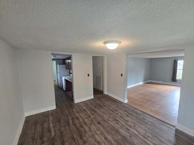 Building Photo - 1007 Olsen Ave