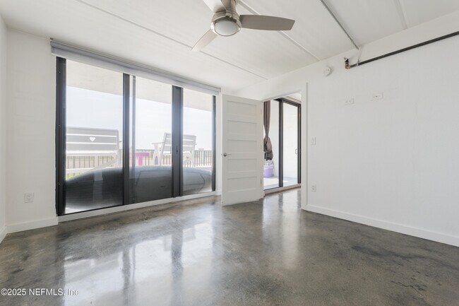 Building Photo - 275 1st St S