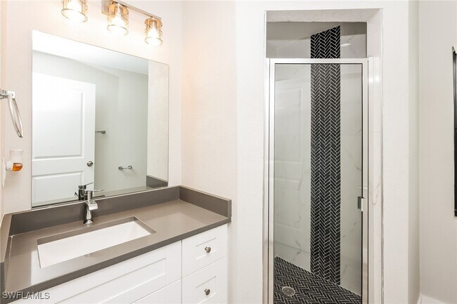 Building Photo - 524 Lone Star Ln