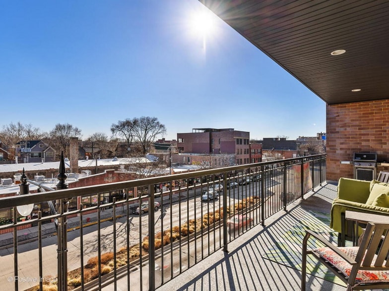Building Photo - 1822 W Irving Park Rd