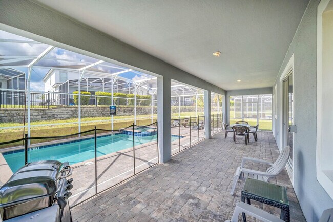 Building Photo - 9032 Stinger Dr