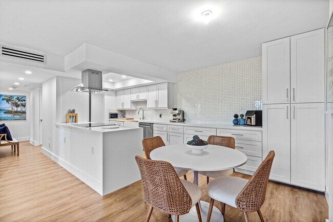 Building Photo - 1111 S Ocean Blvd