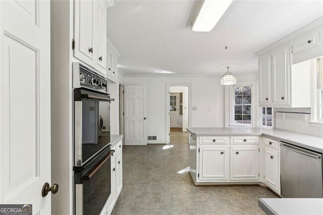 Building Photo - 5189 Hidden Branches Cir