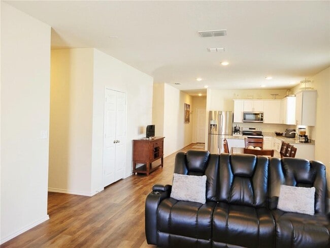 Building Photo - 417 Sand Cherry