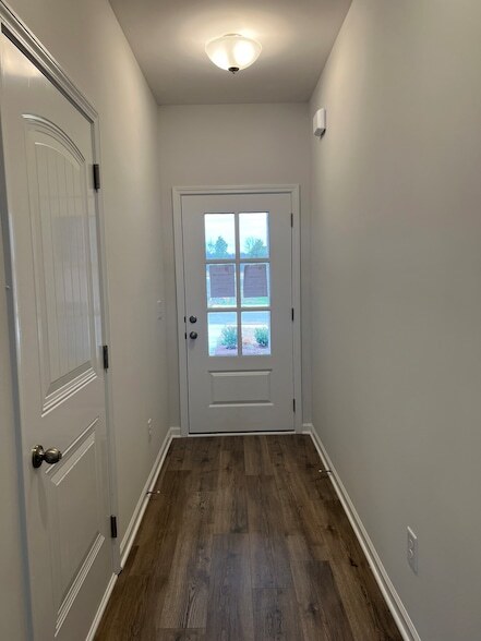 Building Photo - 967 Horse Mountain Rd