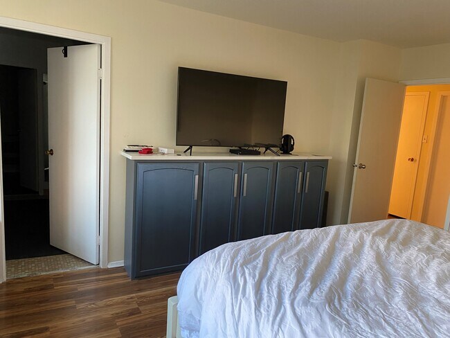 Master Bedroom - Alternate View - 11801 Rockville Pike