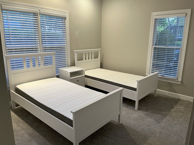 Second Bedroom - 18700 Nautical Dr