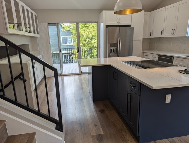 Building Photo - Fully Updated Littleton Home with Mountain...