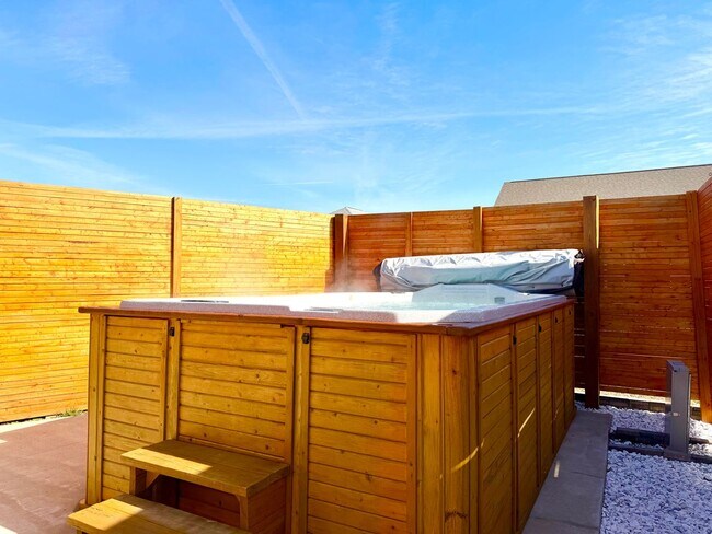 Building Photo - 1013 Berry Bnd