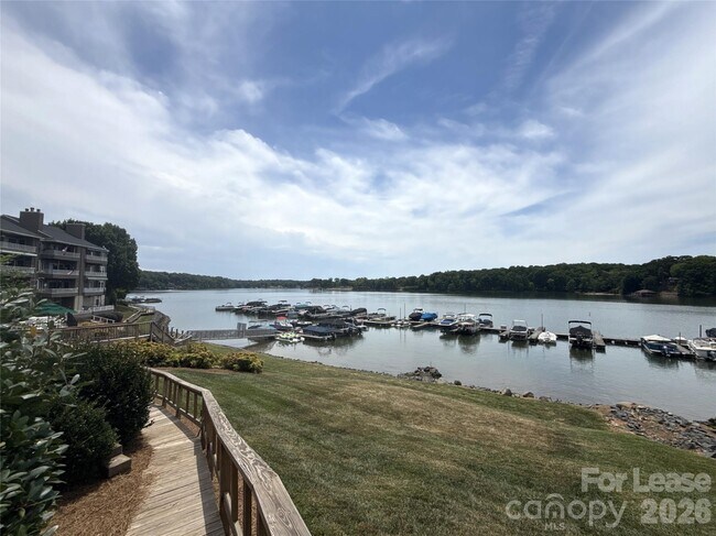 Building Photo - 9817 Emerald Point Dr