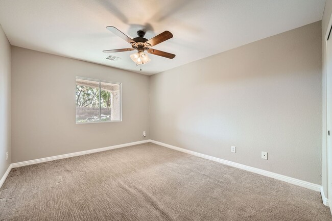 Building Photo - Great Henderson Single Story Home