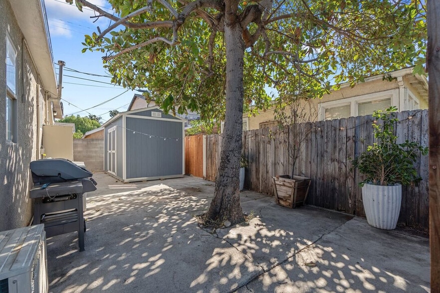 Building Photo - 2324 S Highland Ave