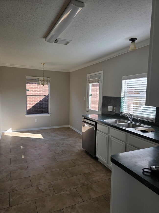 Building Photo - 15146 Grassington Dr