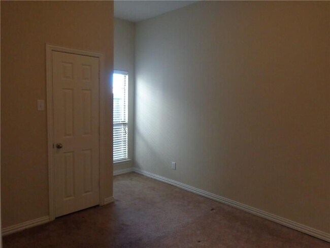 Building Photo - 7064 Bethlehem Dr