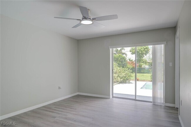 Building Photo - 409 SW 44th St