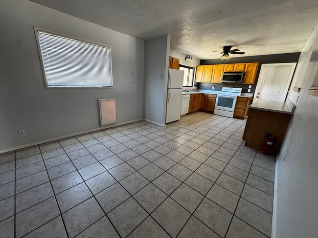 Building Photo - 3 Bed 2 bath in Northeast ABQ- $100/month ...