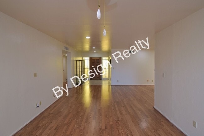 Building Photo - 55+ Townhome for Rent - Spacious 3BR/2BA w...