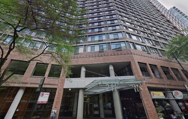 Primary Photo - 211 E Ohio St