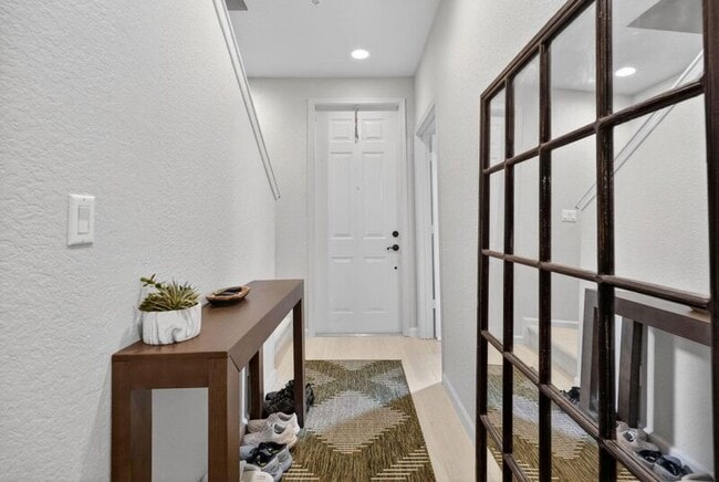 Building Photo - 150 Cat Rock Ln