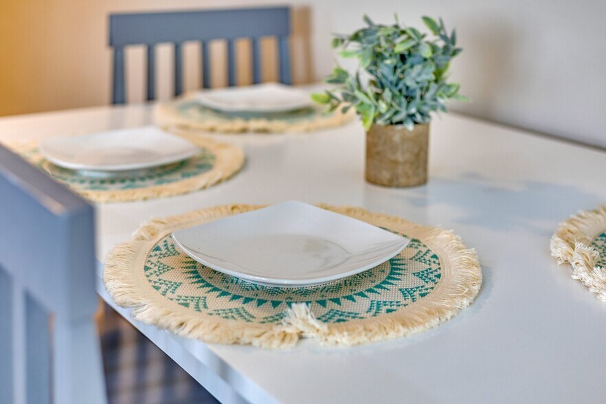 Building Photo - 1329 Walker Ave