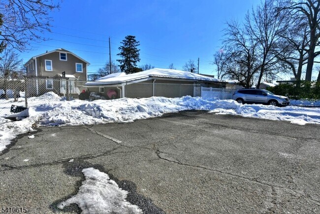 Building Photo - 383 Lafayette Ave