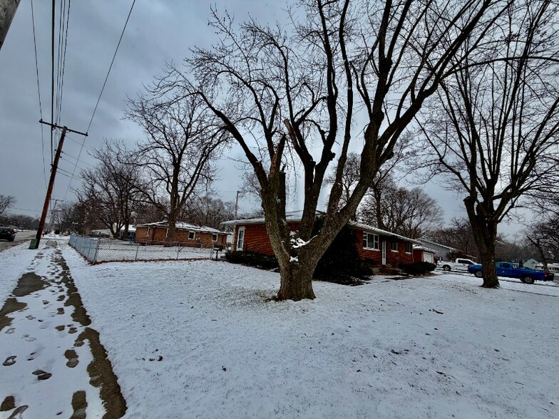 Building Photo - 3011 Peterson St