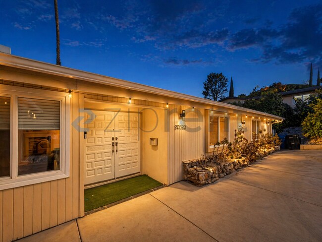 Building Photo - 20520 Rhoda St