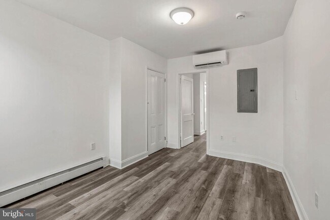 Building Photo - 1124 S 15th St