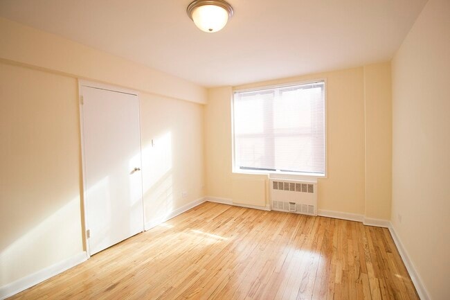 Building Photo - 2750 Homecrest Ave