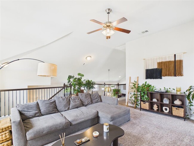 Building Photo - 9310 Tanager Way