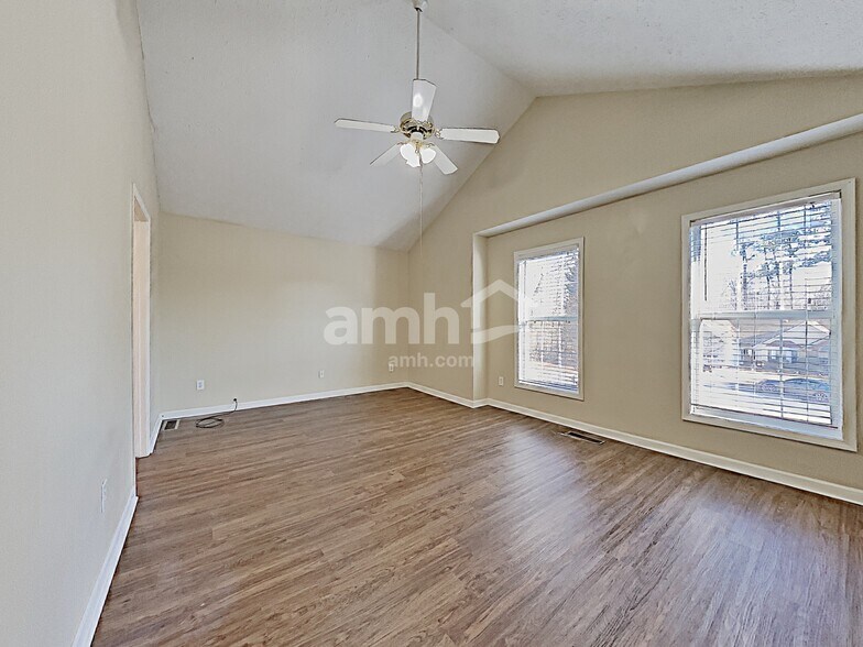 Building Photo - 312 Yarbrough Ct