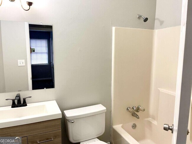 Building Photo - 616 Woodknoll Ct