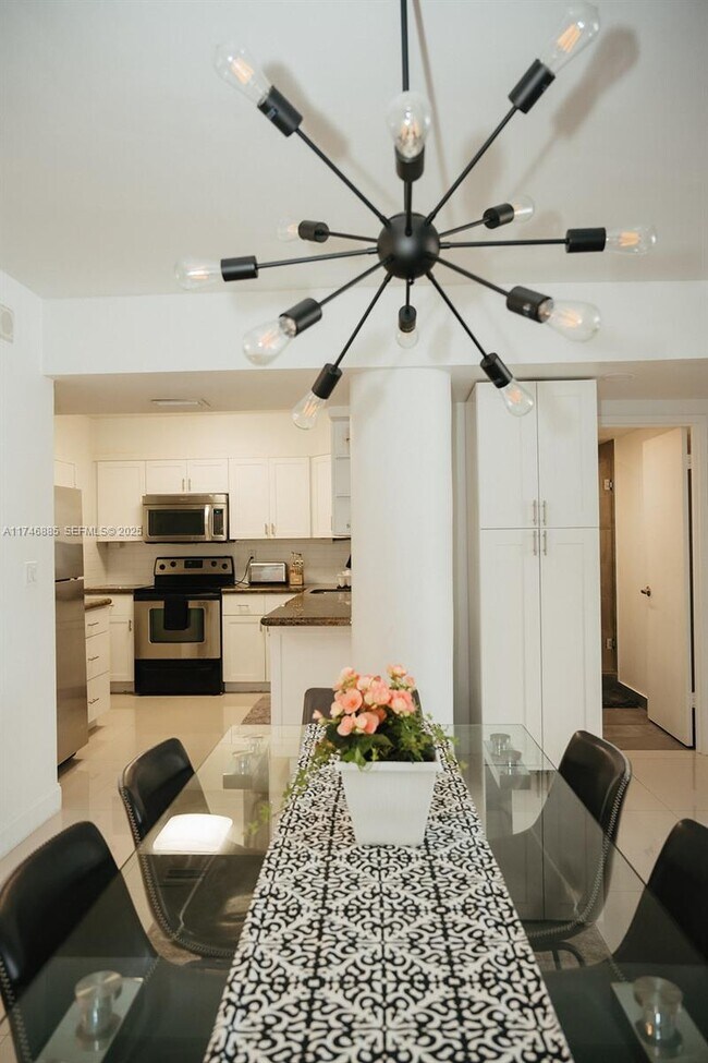 Building Photo - 3725 S Ocean Dr