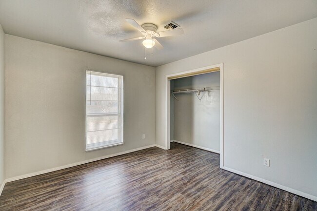 Building Photo - 3 bed 1 bath in Moore!