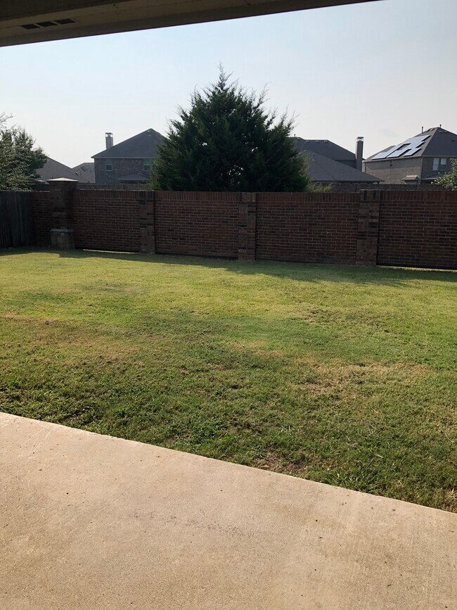 Building Photo - 1501 Applegate Way