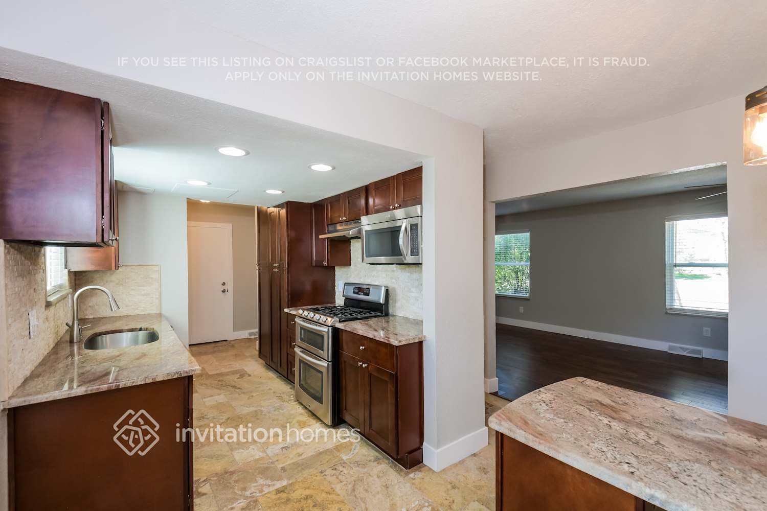 Building Photo - 10729 Owens St