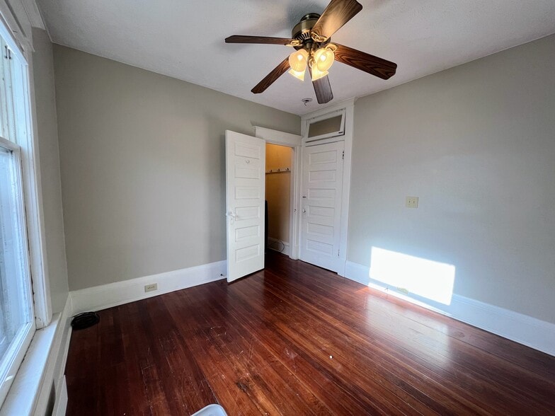 Building Photo - 709 Lafayette Ave SE