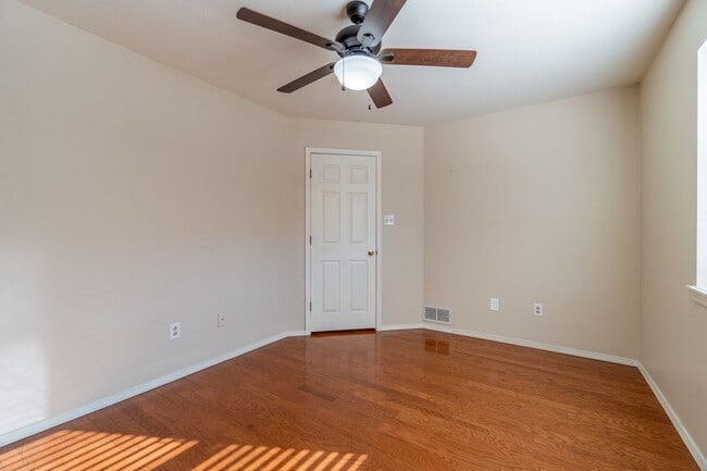 Building Photo - 1505 N 9th St