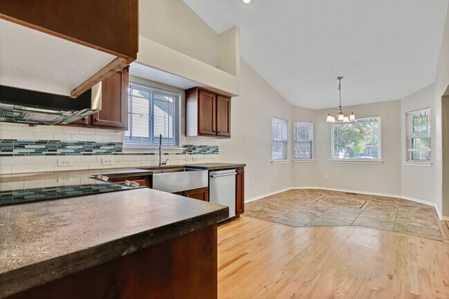 Building Photo - Spacious Updated 3 Bedroom, 2 Bath home in...