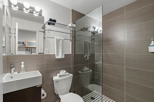 Building Photo - 47 25th St NW