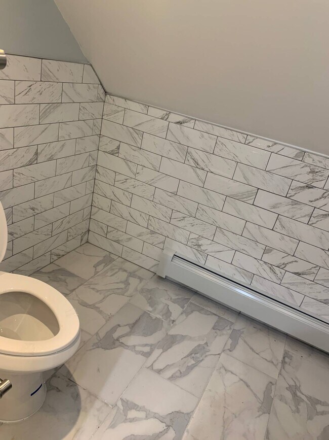 Building Photo - 46 Cowles Ave