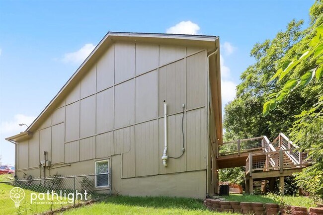 Building Photo - 7610 NW 69th Terrace