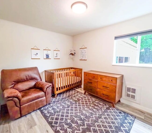 Building Photo - Beautifully remodeled 3-bedroom, 2-bathroo...
