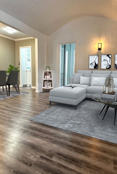 Living / dining room - 8268 Waring Ave