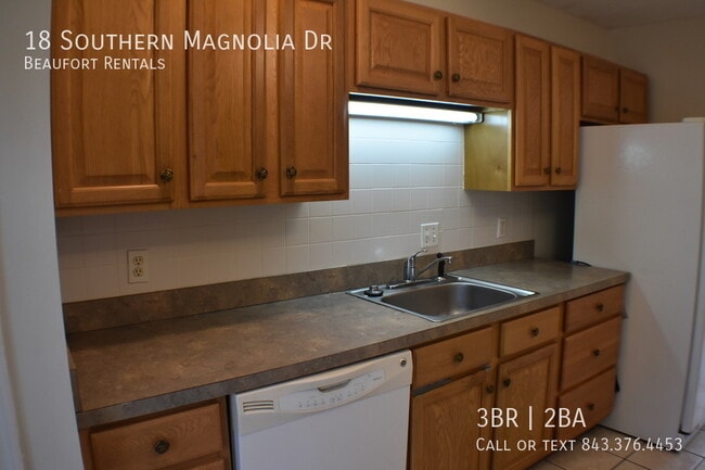 Building Photo - 18 Southern Magnolia Dr
